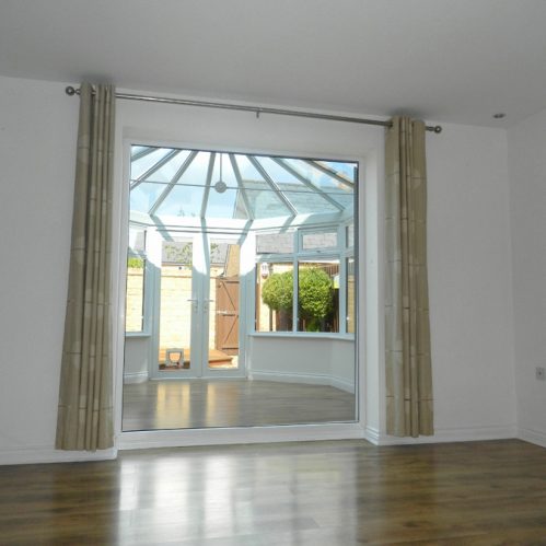 2 Bed House in Carterton, Oxlets